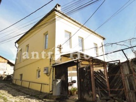 Продажба на имоти в Варуша, град Велико Търново — страница 4 - изображение 11 