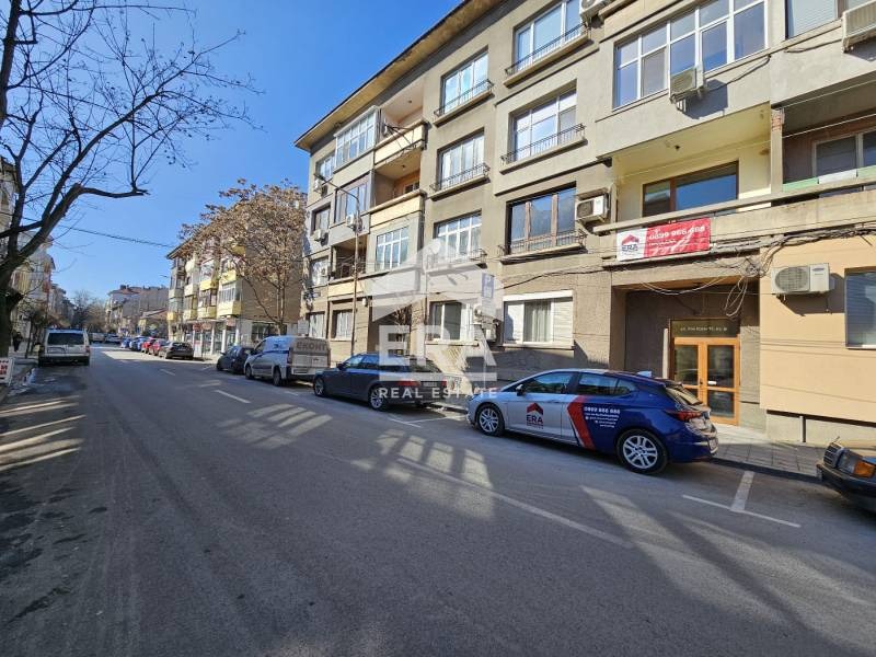 Продава  3-стаен град Русе , Център , 71 кв.м | 15212954 - изображение [2]
