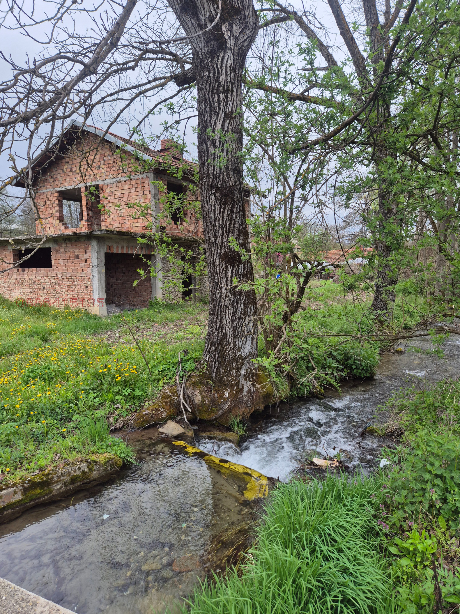 Продава КЪЩА, с. Орешак, област Ловеч