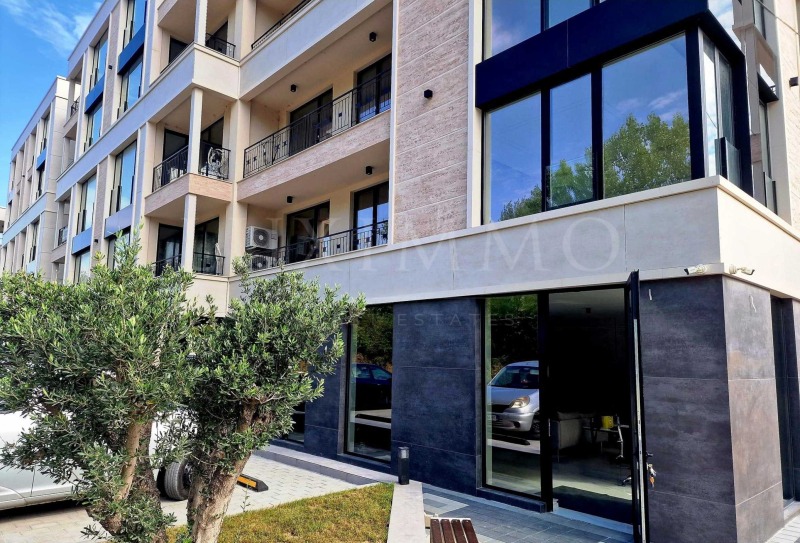 Продава МАГАЗИН в град Пловдив, Христо Смирненски - 53 кв.м / 159 000 € » 310 976.97 лв., ЛУКСИММО ПЛОВДИВ
