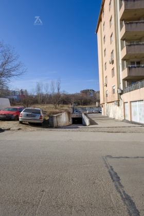 Garage Owtscha kupel, Sofia 5