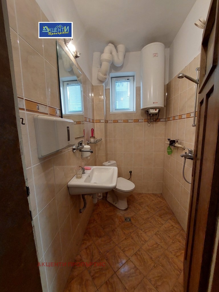 Продава ЕТАЖ ОТ КЪЩА, гр. Велико Търново, Център, снимка 8 - Етаж от къща - 54853238