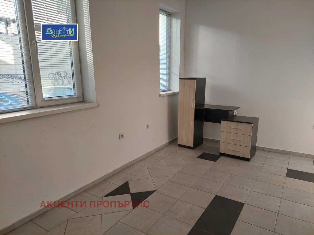 Продава ЕТАЖ ОТ КЪЩА, гр. Велико Търново, Център, снимка 3 - Етаж от къща - 54853238