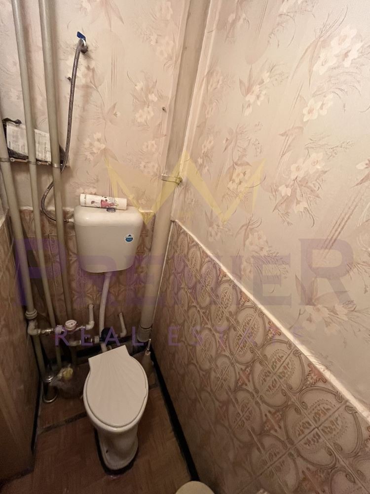 En venta  3 dormitorios Ruse , Vazrazhdane , 95 metros cuadrados | 70629323 - imagen [14]
