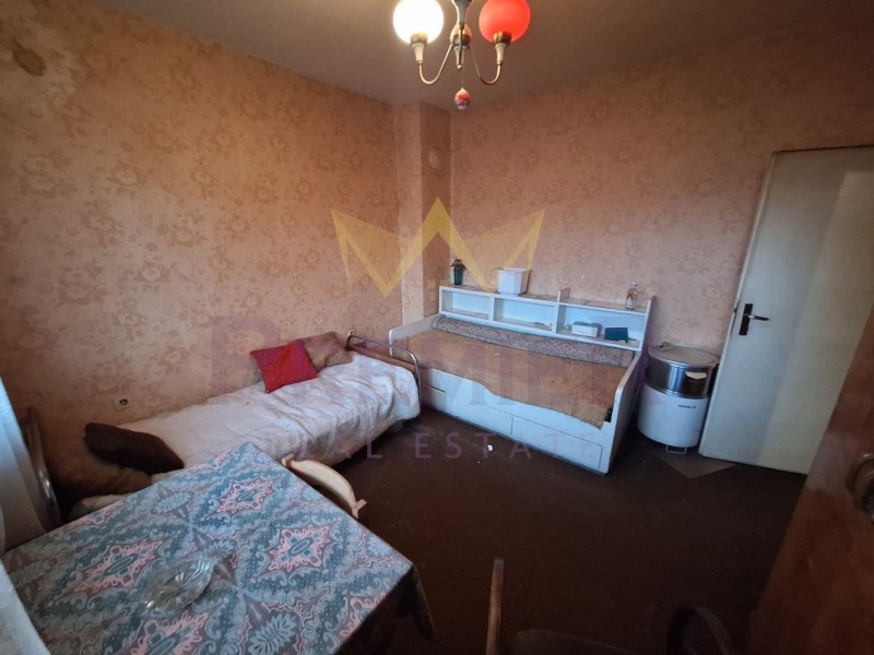 En venta  3 dormitorios Ruse , Vazrazhdane , 95 metros cuadrados | 70629323 - imagen [8]