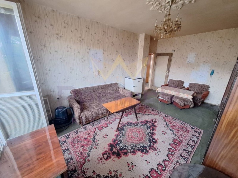 En venta  3 dormitorios Ruse , Vazrazhdane , 95 metros cuadrados | 70629323 - imagen [3]