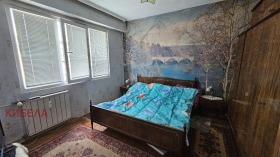 1 Schlafzimmer Iztok, Pernik 1