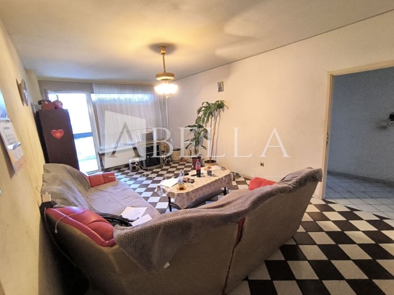 Продава 3-СТАЕН, гр. София, Сухата река, снимка 2 - Апартаменти - 52546299