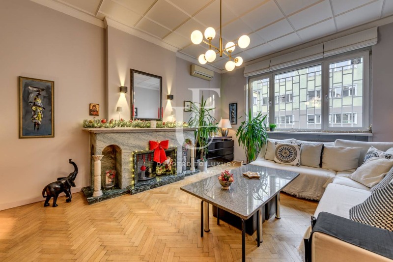 Продава 3-СТАЕН, гр. София, Оборище, снимка 2 - Апартаменти - 52935504