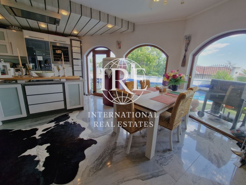 Продава КЪЩА, гр. Балчик, област Добрич, снимка 6 - Къщи - 53187495