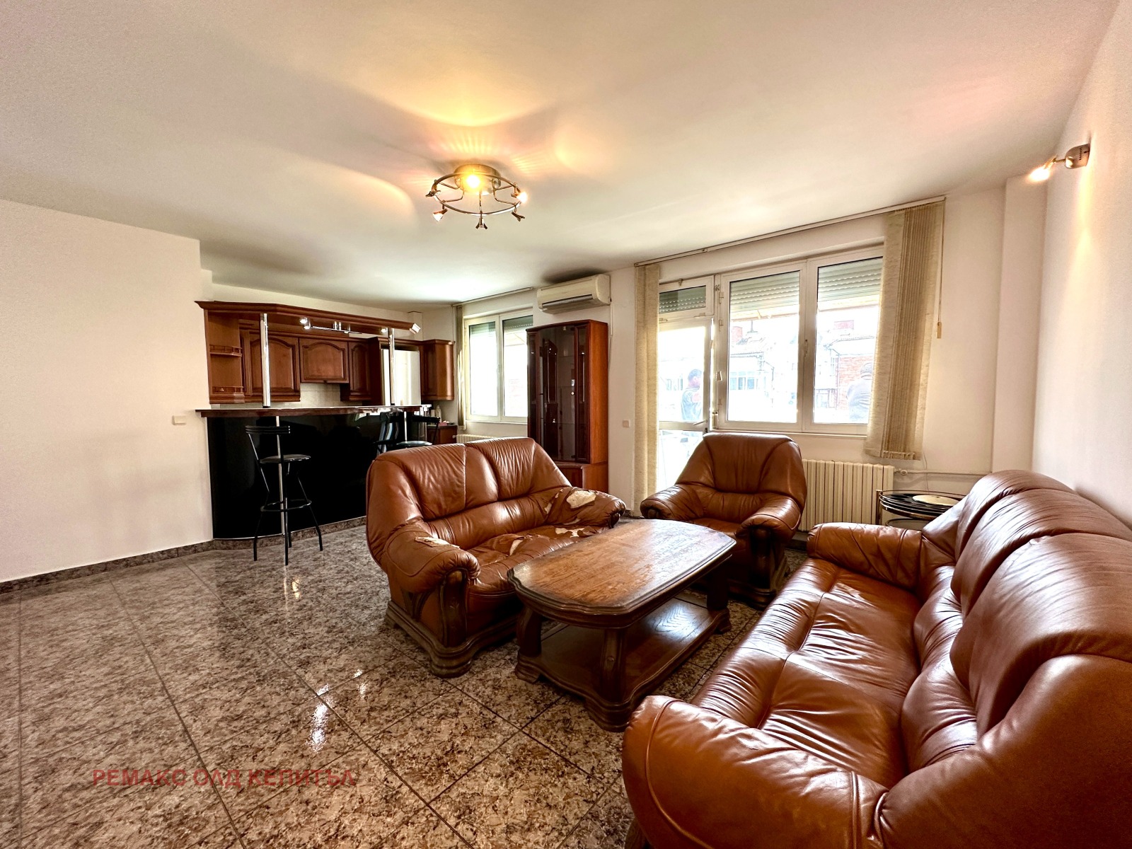 Продава 4-СТАЕН, гр. Велико Търново, Център, снимка 2 - Апартаменти - 46187480