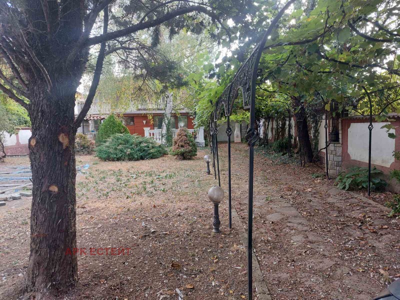 Продава  Къща град София , гр. Нови Искър , 248 кв.м | 77276817