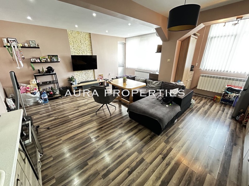 Продава  3-стаен град Разград , Център , 105 кв.м | 86536910