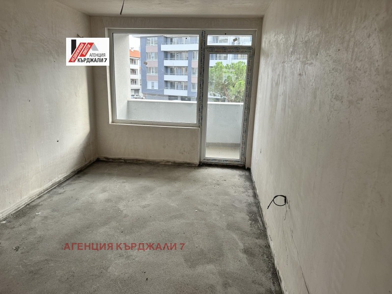 Продава 3-СТАЕН, гр. Кърджали, Възрожденци, снимка 4 - Апартаменти - 52468092