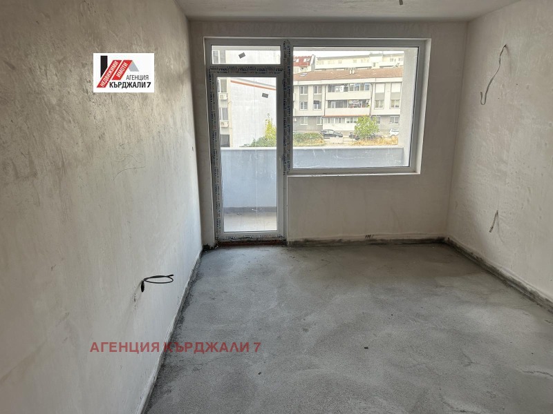 Продава 3-СТАЕН, гр. Кърджали, Възрожденци, снимка 6 - Апартаменти - 52468092