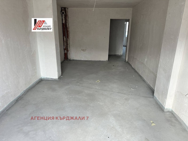 Продава 3-СТАЕН, град Кърджали, Възрожденци • 109250 € / 213674.43 лв. • 78274428 1