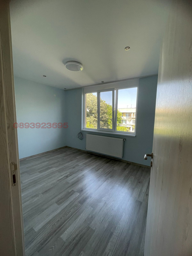 Продава 4-СТАЕН, гр. Търговище, Център, снимка 8 - Апартаменти - 52759280