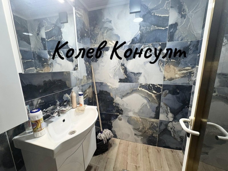 Продава МНОГОСТАЕН, гр. Димитровград, област Хасково, снимка 2 - Апартаменти - 52545505