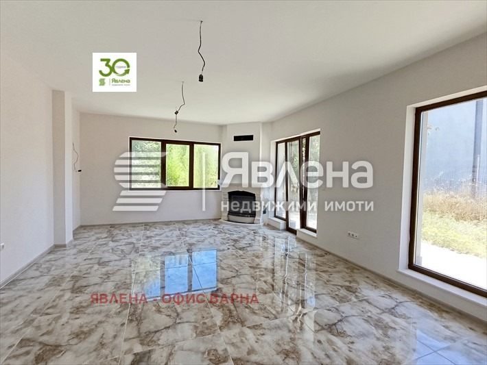 Продава КЪЩА, гр. Варна, м-т Ракитника, снимка 3 - Къщи - 47540419