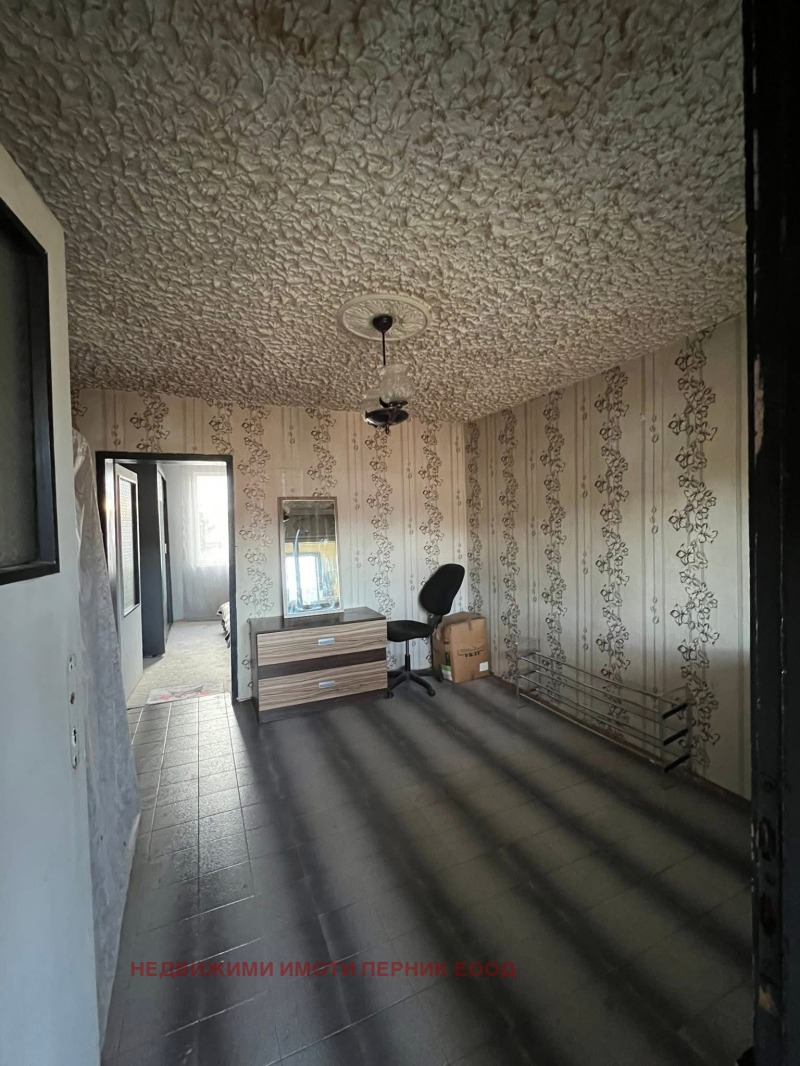 Продава 3-СТАЕН, гр. Радомир, област Перник, снимка 2 - Апартаменти - 52316743