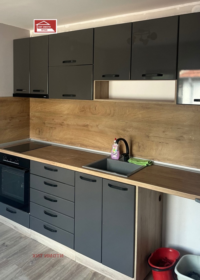 In vendita  Piano della casa Vratsa , Tsentar , 70 mq | 79183359 - Immagine [2]