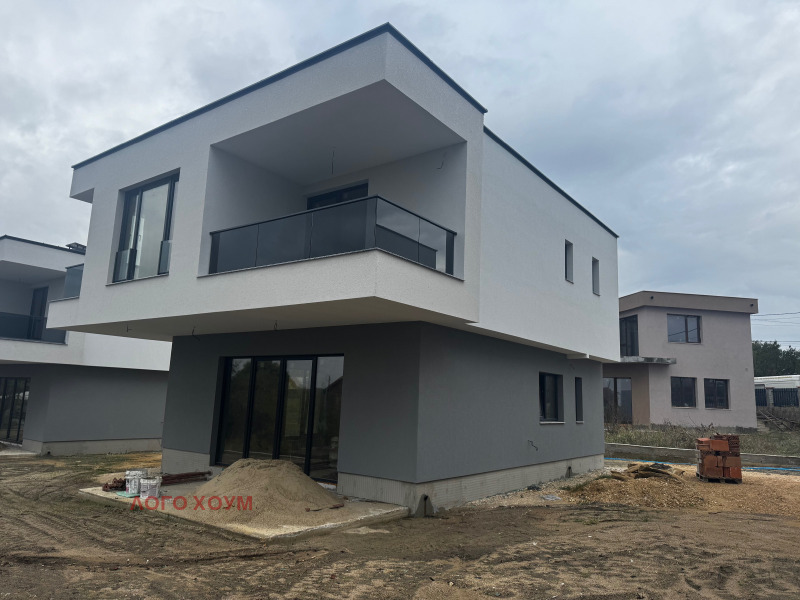 Продава КЪЩА, гр. Варна, м-т Боровец - юг, снимка 2 - Къщи - 52229066