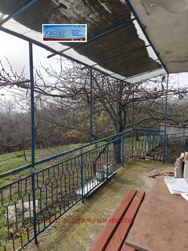 Продава КЪЩА, с. Поцърненци, област Перник, снимка 15 - Къщи - 52633766