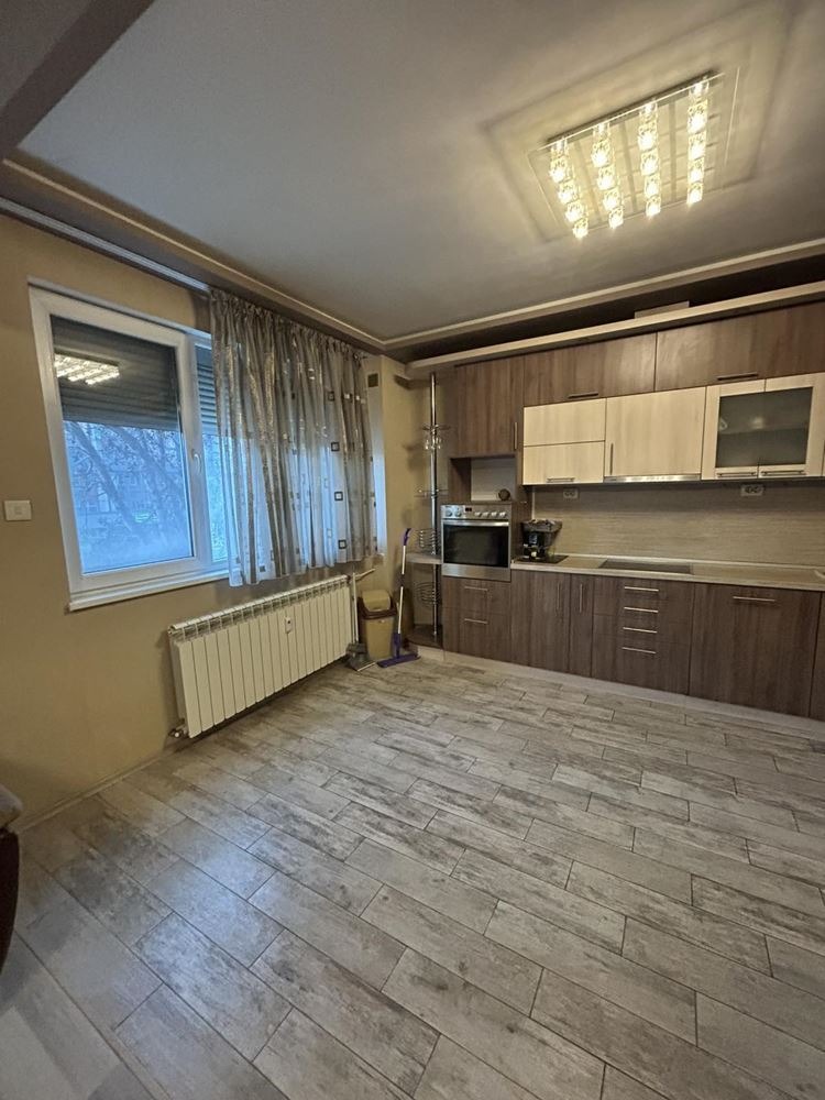 Продава 4-СТАЕН, гр. София, Център, снимка 2 - Апартаменти - 55120775