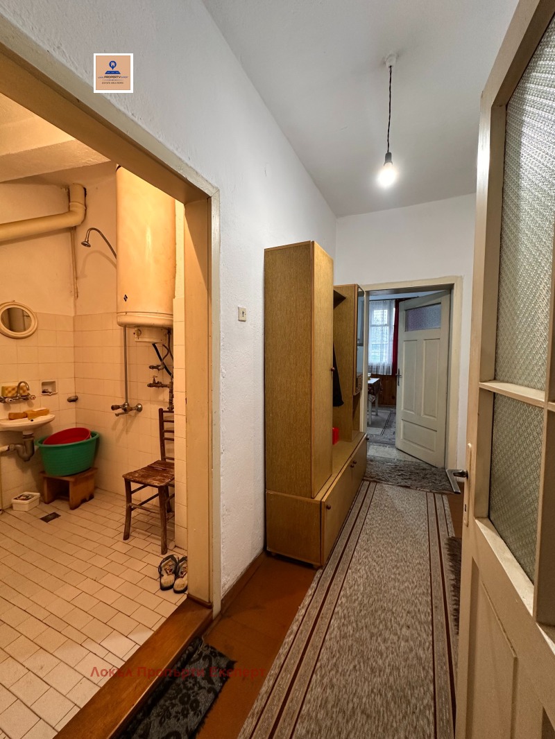 Продава КЪЩА, гр. Разлог, област Благоевград, снимка 2 - Къщи - 53005935