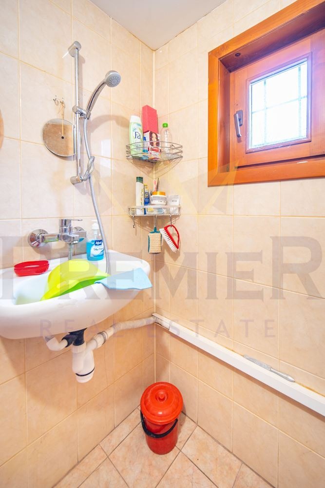 Продава КЪЩА, с. Безводица, област Добрич, снимка 12 - Къщи - 54533618
