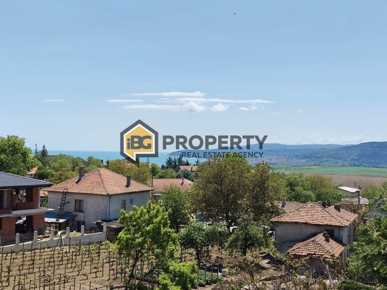 Продава 2-СТАЕН, гр. Бяла, област Варна