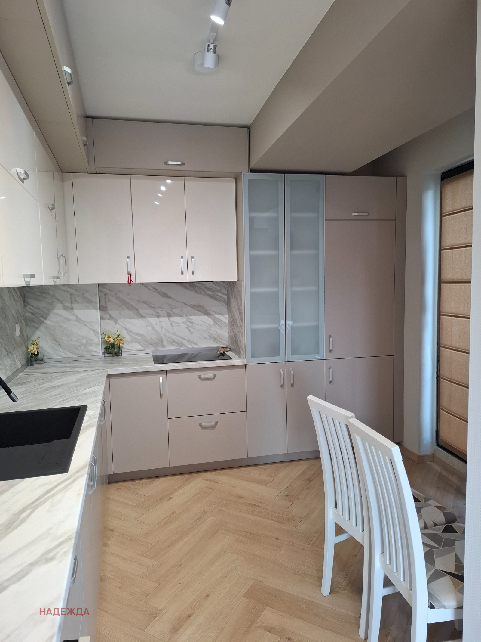 Продава 3-СТАЕН, гр. Плевен, Идеален център, снимка 2 - Апартаменти - 55543524