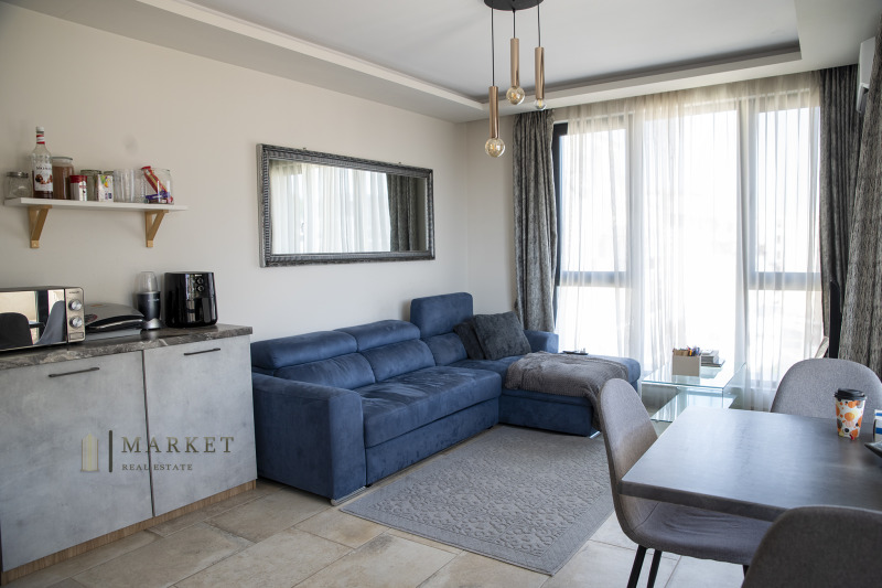 Продава  3-стаен град Пловдив , Младежки Хълм , 93 кв.м | 16661610