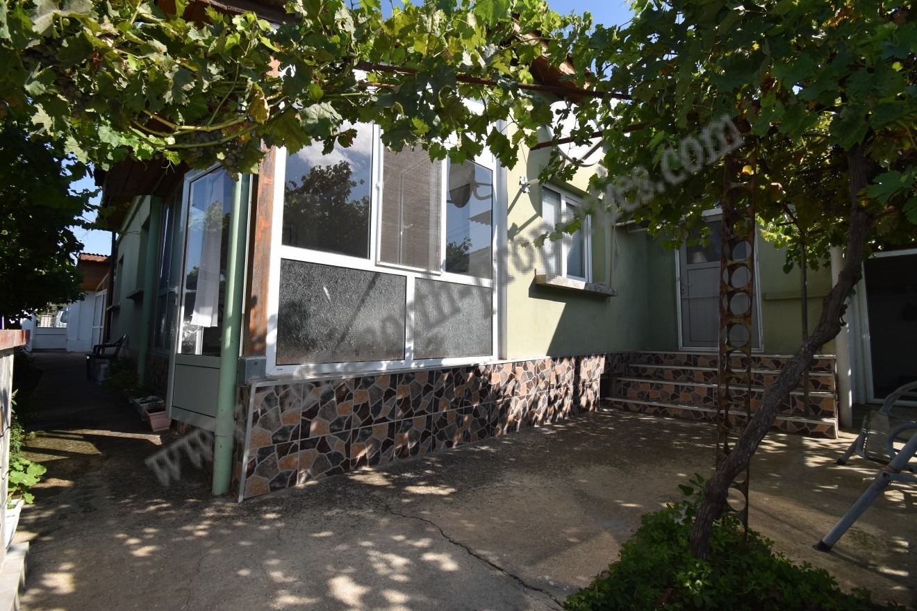 Продава КЪЩА, с. Дропла, област Добрич, снимка 2 - Къщи - 53910431