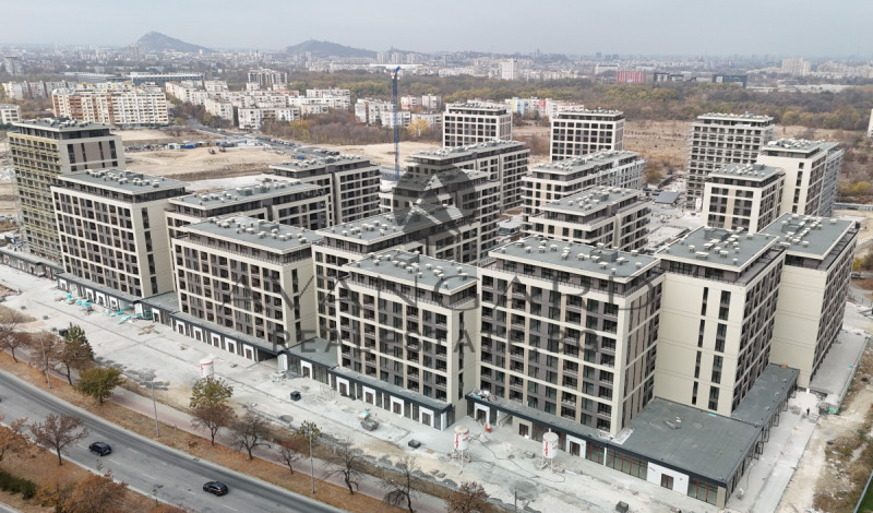 Продава МНОГОСТАЕН в град Пловдив, Тракия - 400 кв.м / 649 999 € » 1 271 287.54 лв., АВАНГАРД РИЪЛ ЕСТЕЙТ