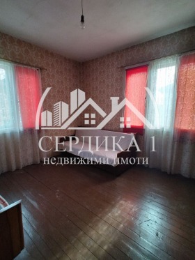 Продажба на имоти в с. Крайници, област Кюстендил - изображение 2 