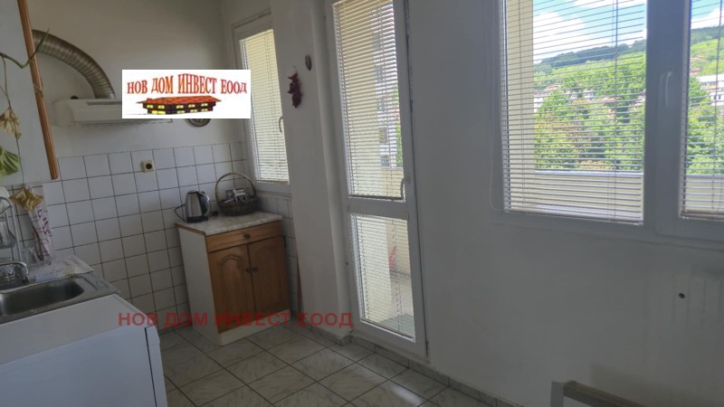 En venta  2 dormitorios Pernik , Tsentar , 98 metros cuadrados | 26273831