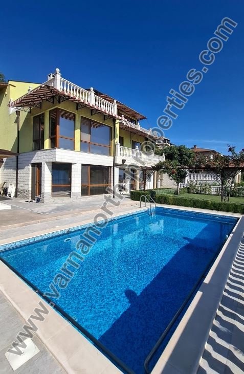 Продава КЪЩА, гр. Балчик, област Добрич, снимка 9 - Къщи - 55703964
