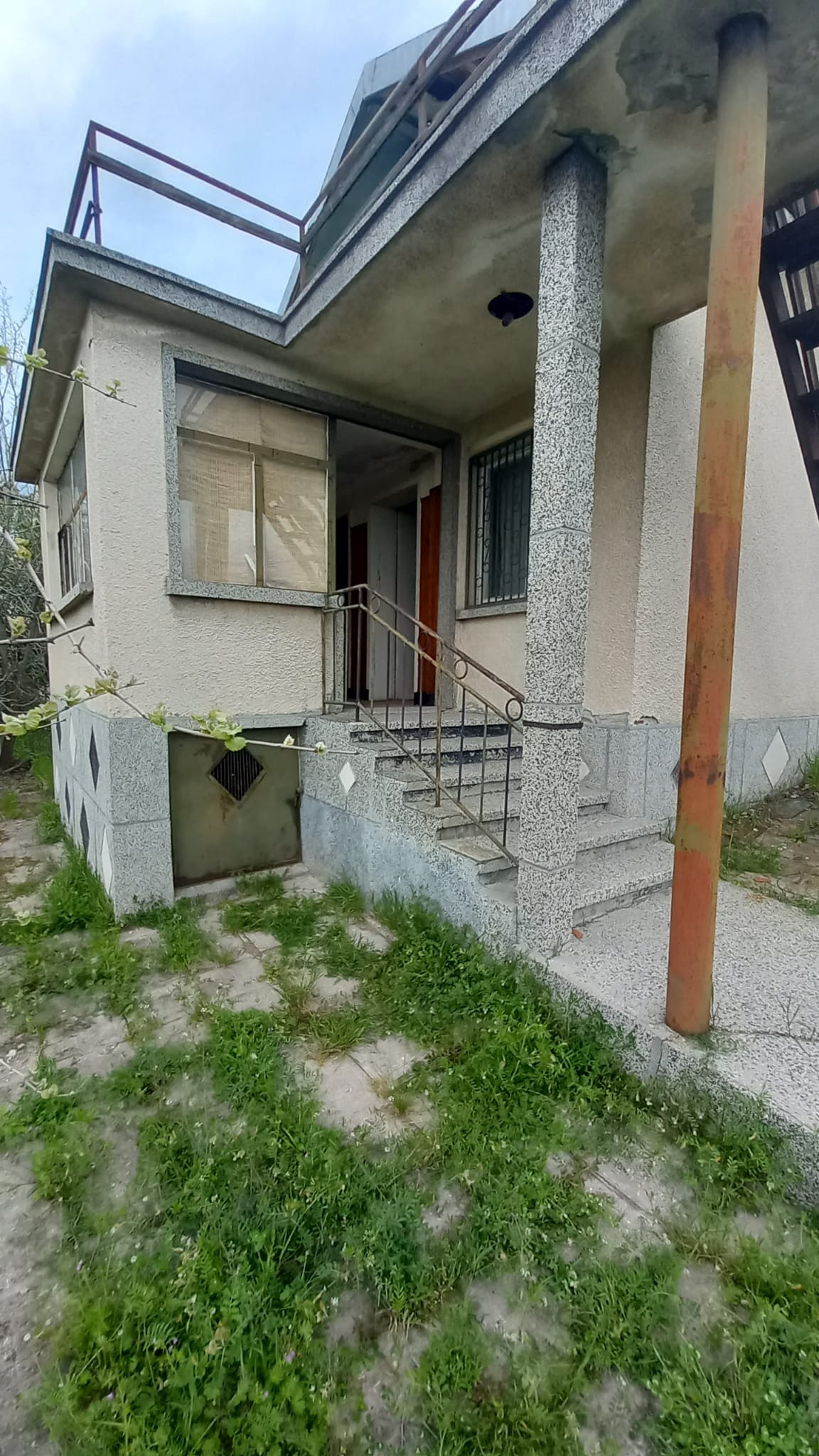 Продава ВИЛА, с. Минерални бани, област Хасково