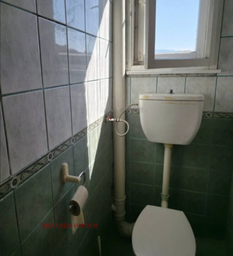 Продава ЕТАЖ ОТ КЪЩА, гр. Пловдив, Прослав, снимка 7 - Етаж от къща - 44537818