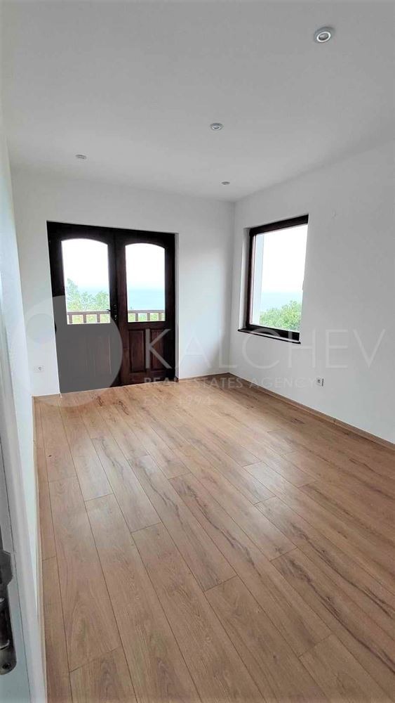 Till salu  Hus region Dobrich , Baltjik , 160 kvm | 59357874 - bild [8]