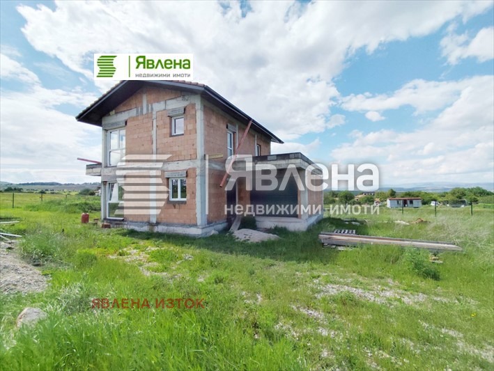 Продава КЪЩА, с. Хераково, област София област