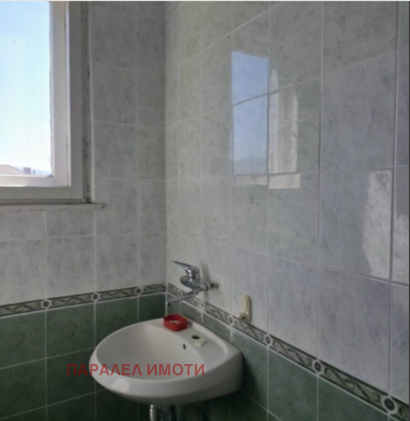 Продава ЕТАЖ ОТ КЪЩА, гр. Пловдив, Прослав, снимка 6 - Етаж от къща - 44537818