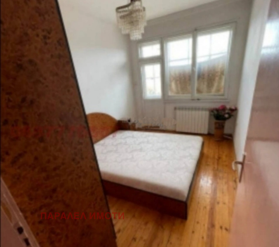 Продава ЕТАЖ ОТ КЪЩА, гр. Пловдив, Прослав, снимка 5 - Етаж от къща - 44537818