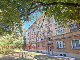 1 quarto Lagera, Sofia
