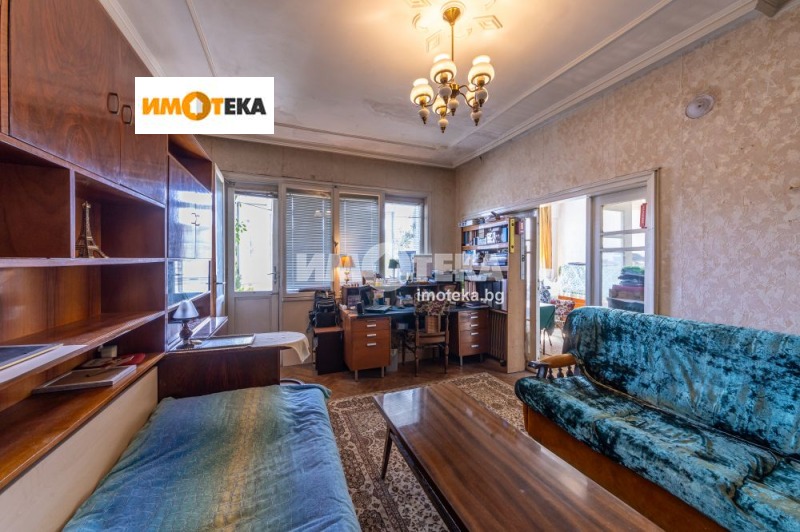 Продава МНОГОСТАЕН, гр. Варна, Център, снимка 2 - Aпартаменти - 47000689