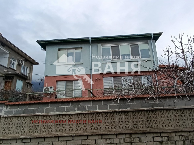 Продава ЕТАЖ ОТ КЪЩА в област Пловдив, гр. Карлово - 90 кв.м / 95 000 € » 185 803.85 лв., НЕДВИЖИМИ ИМОТИ ВАНЯ