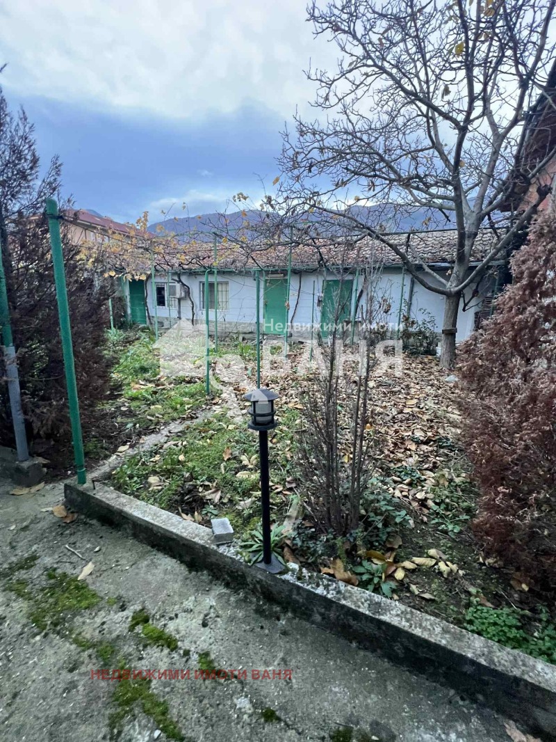 Продава ЕТАЖ ОТ КЪЩА, гр. Карлово, област Пловдив, снимка 2 - Етаж от къща - 52805555