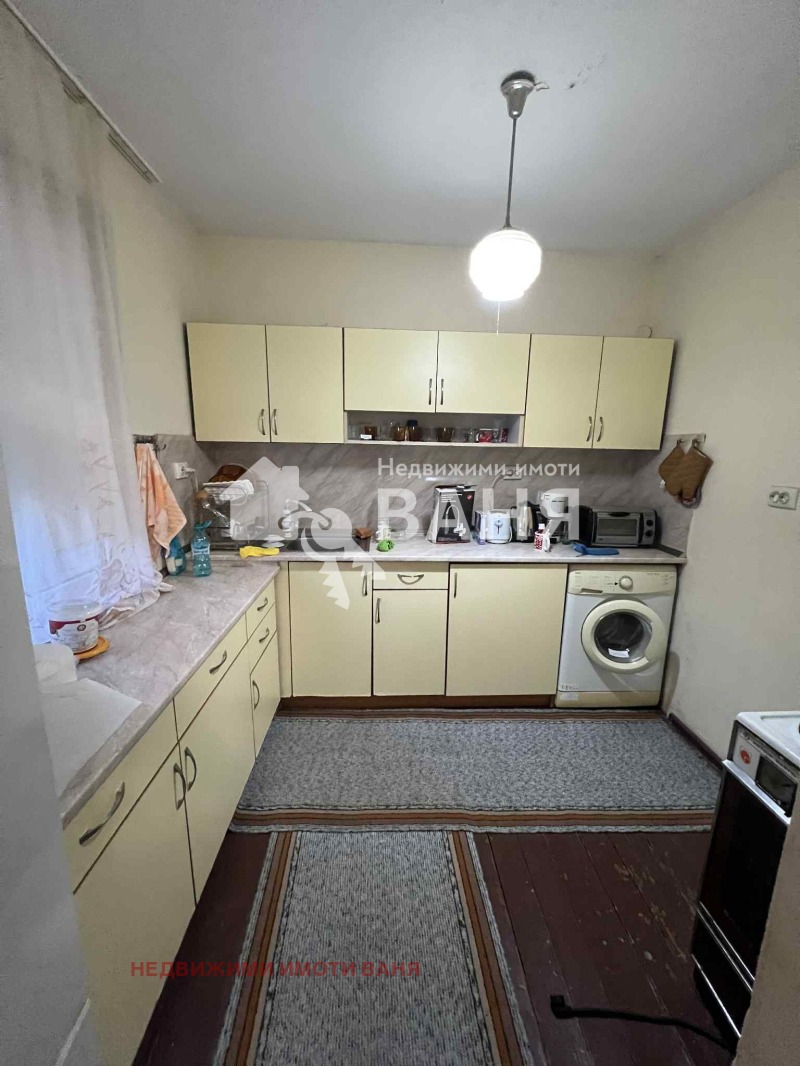 Продава ЕТАЖ ОТ КЪЩА, гр. Карлово, област Пловдив, снимка 10 - Етаж от къща - 52805555