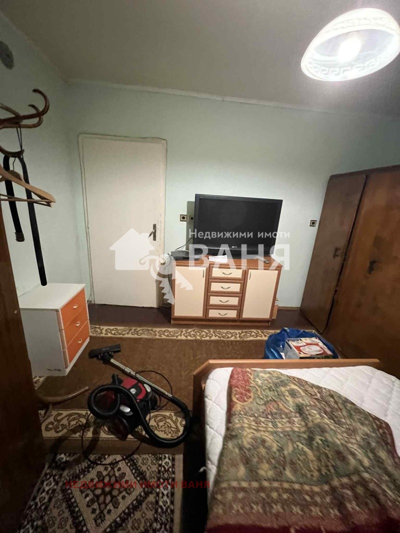 Продава ЕТАЖ ОТ КЪЩА, гр. Карлово, област Пловдив, снимка 13 - Етаж от къща - 52805555